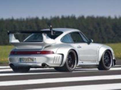 В тюнинг-ателье McChip вдохнули новую жизнь в Porsche 911 GT2