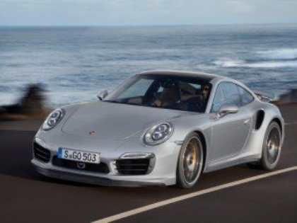 Компания Porsche представила спорткары 911 Turbo и 911 Turbo S новых поколений
