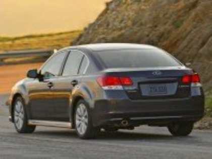Компания Subaru представит на автосалоне в Нью-Йорке обновленные модели Legacy и Outback