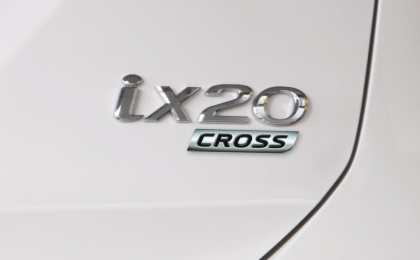 Hyundai ix20 получил вседорожную версию Cross