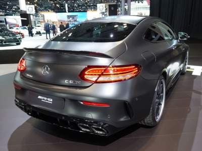 Новое поколение Mercedes-AMG C63 показали в Нью-Йорке