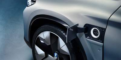 BMW показала электрический кроссовер