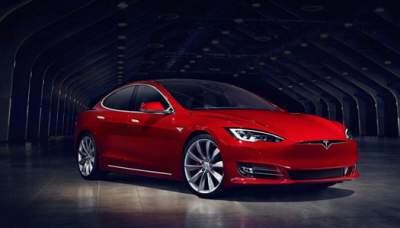 Tesla отзывает более 120 тысяч машин из-за ржавеющих болтов
