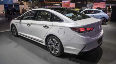 Hyundai показала новую версию гибрида Sonata